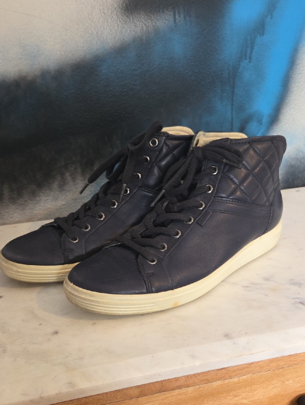 Ecco Navy High-Top Quilted Leather Sneakers with Cream Sole Mens 8/womens 10
